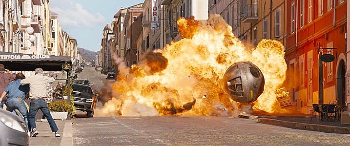 'Fast & Furious 10': Vin Diesel và Jason Momoa thi nhau 'xả đạn' trong cuộc chiến khủng khiếp chưa từng có