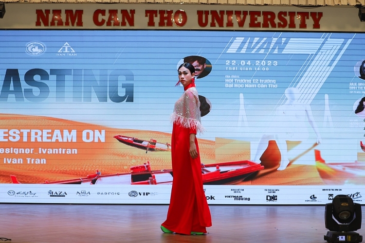 Hải Triều làm giám khảo buổi casting show mới của nhà thiết kế Ivan Trần