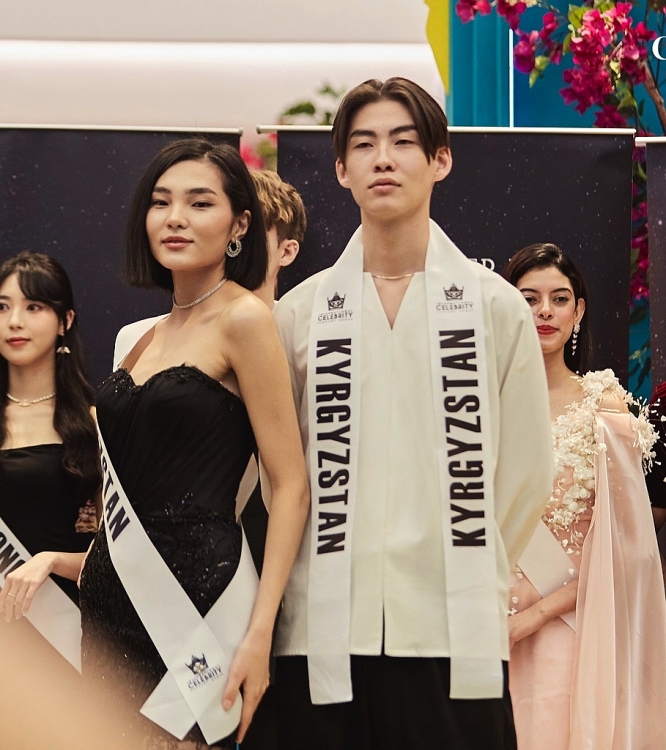 Cặp đôi Kyrgyzstan cũng được nữ giám khảo đánh giá có hình thể và gương mặt thời trang