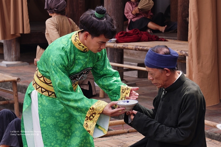 'Lof Ba Vì – Sứ mệnh yêu thương': Xuân Bắc rơi vào thùng rác, lớ ngớ xém bị xe đụng