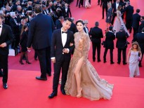 Đoàn làm phim "Đảo của dân ngụ cư" trên thảm đỏ LHP Cannes 2017