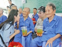 Nguyên Vũ, Trịnh Kim Chi làm cho các cụ già rơi nước mắt
