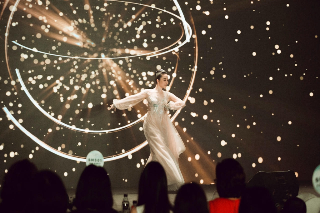 linh nga tiet lo tao mat vline lan da trang khong ti vet nho massage