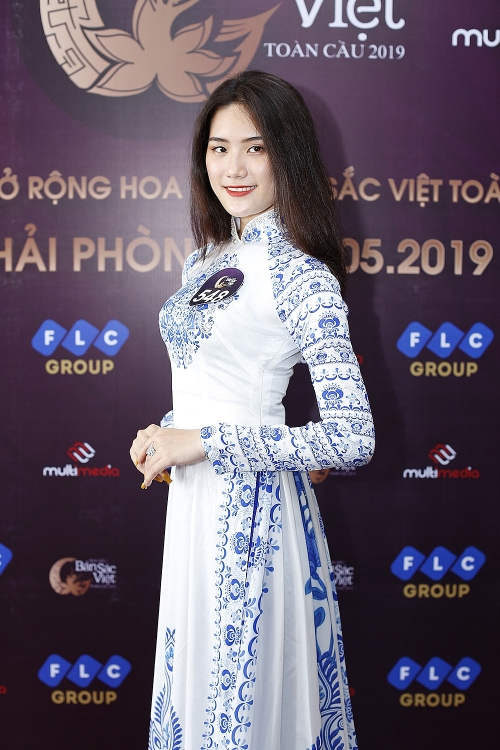 nguoi mau thuy hanh dong hanh cung cac thi sinh hoa hau ban sac viet toan cau 2019