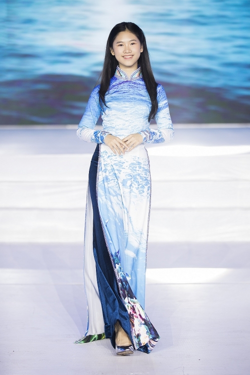 hoa hau paris vu hoi ngo hoa hau ngoc han tai festival bien nha trang