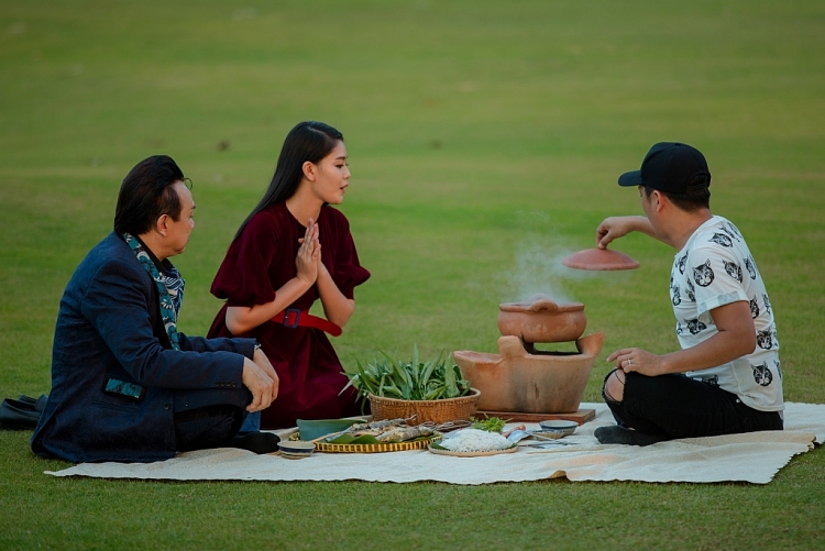 chi tai va a hau dai duong so tai nau nuong cung truong giang