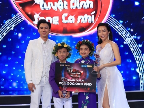 Hồ Việt Trung hạnh phúc khi học trò đăng quang Quán quân 'Tuyệt đỉnh song ca nhí'
