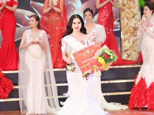 Người đẹp Trương Hồng đạt danh hiệu Á hậu 'Hoa hậu doanh nhân Việt Nam 2019'