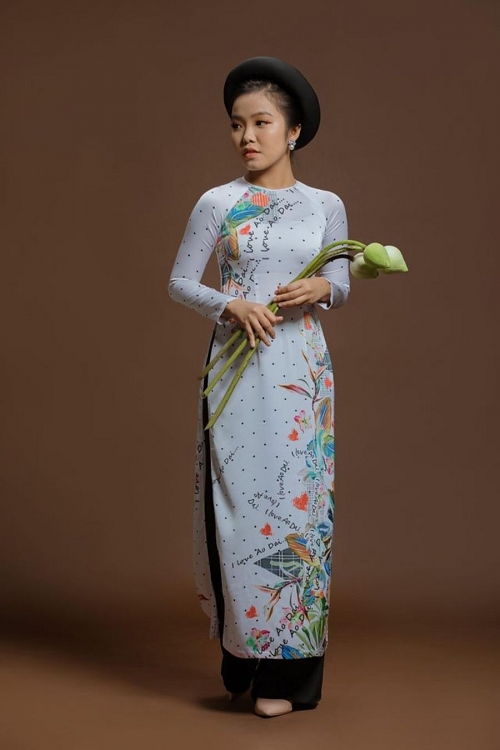 ca si bao nghi tu hao vi duoc la dai su ao dai