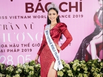 choang voi toc do thay trang phuc cua ai phuong tren san khau miss world vietnam 2019