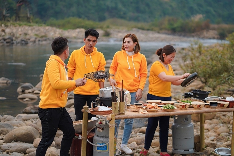 mac van khoa do duy nam dung hinh khi nghe toi mon an pa pinh top