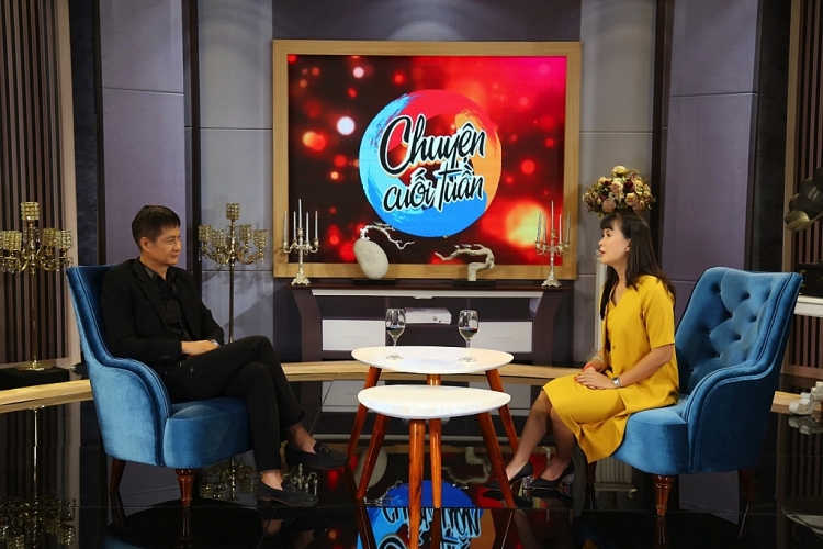 dao dien le hoang mau thuan voi nha van nguyen quynh trang ve quan diem hanh phuc cua phu nu