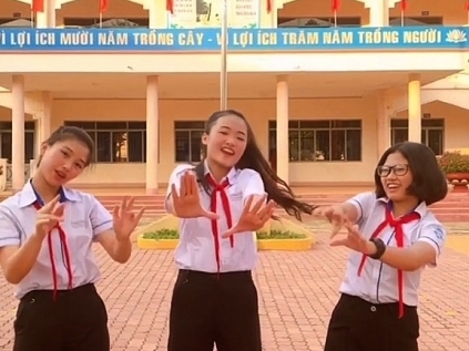 'Model Kid Vietnam': Thí sinh nhí 'bắt trend biến hình' đi học mùa dịch Covid-19