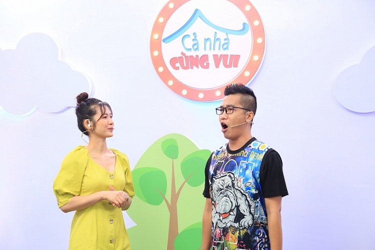 dien vien oanh kieu lan dau thu suc lam mc cho gameshow