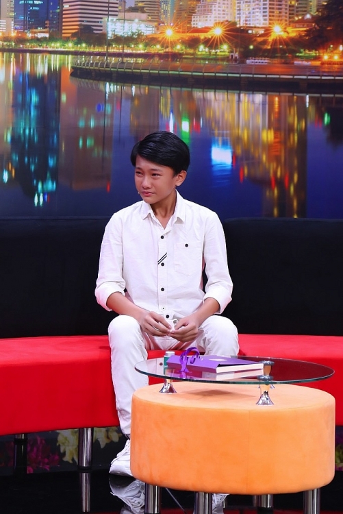 dieu con muon noi cau be 13 tuoi roi nuoc mat tho lo anh trai la con cau con khan con con thi khong