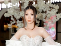Hoa hậu Ngọc Liên khoe trọn vai trần với đầm cúp ngực