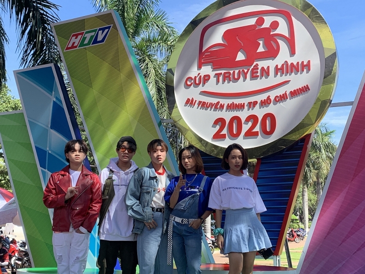 p336 band tu hao dong hanh cung giai dau the thao dau tien sau dot nghi dich covid 19