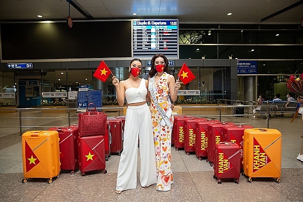 Hoa hậu Khánh Vân diện trang phục đặc biệt, mang theo 15 vali hành lý lên đường tham gia 'Miss Universe'