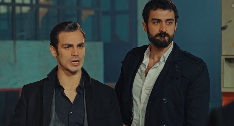 'Trái cấm': Cắm sừng người yêu nhưng Alihan vẫn ghen tuông, phá rối khi nghĩ Zeynep có bạn trai mới