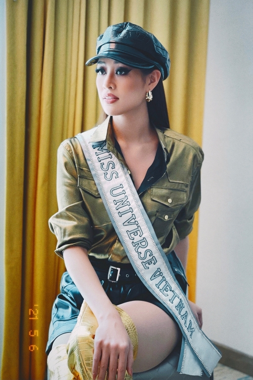 Hoa hậu Khánh Vân diện pijama đặc biệt có in hình các đại diện Việt Nam tại 'Miss Universe'