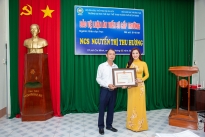 Á hậu quý bà thế giới Nguyễn Thu Hương bảo vệ thành công Luận án Tiến sĩ