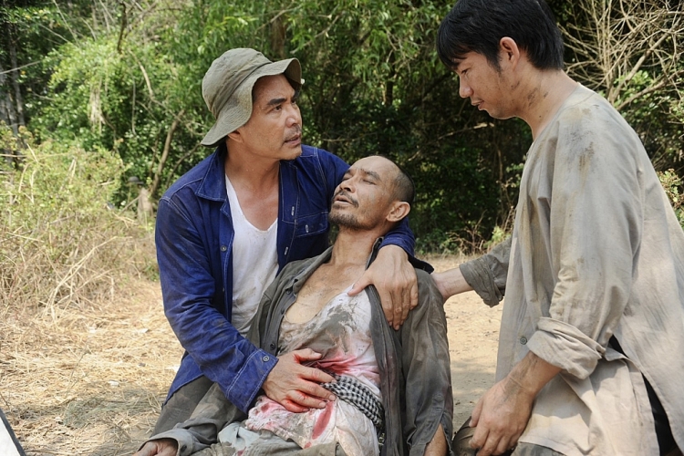 Đạo diễn Trần Ngọc Phong làm phim 'Cơn giông' từ tiểu thuyết của cố nhà văn Lê Văn Thảo, nhưng ra rạp được hay không là một 'ẩn số'!