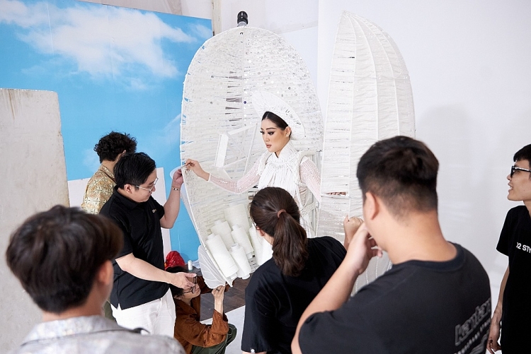 Bình chọn 'Kén Em' cùng Hoa hậu Khánh Vân giành giải Best National Costume