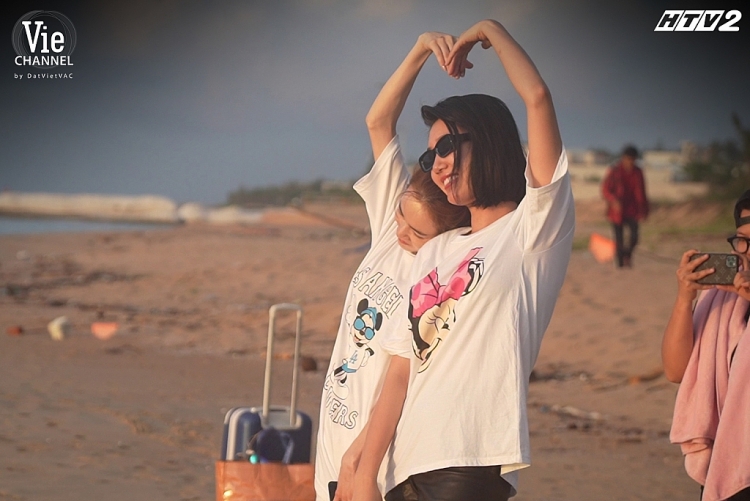 Bênh trên phim chưa đủ, Thúy Ngân còn được anh hai Thái Hòa hết lòng bênh vực ở hậu trường ‘Cây táo nở hoa’