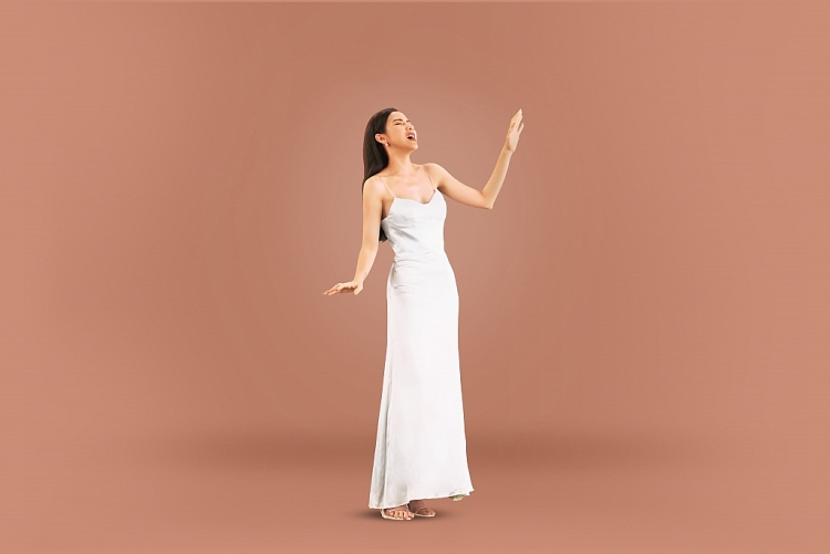 'Thánh nữ cover' Thái Tuyết Trâm tái xuất với dự án cover 'The feeling show'