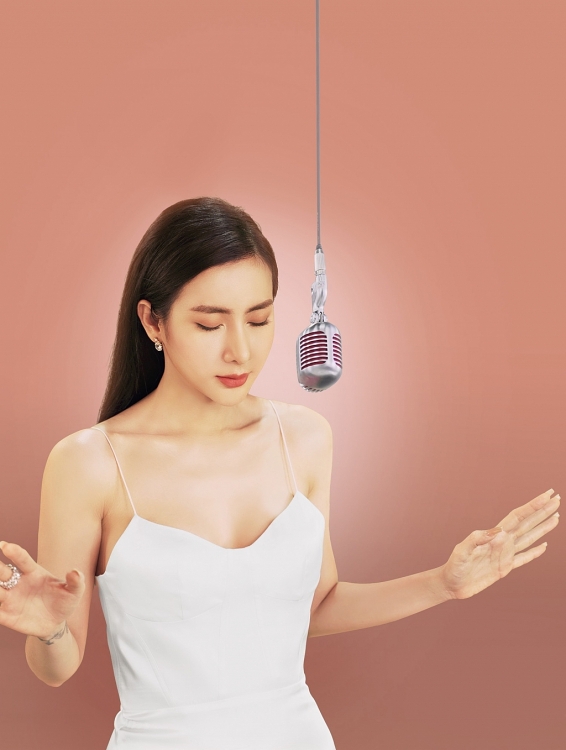 'Thánh nữ cover' Thái Tuyết Trâm tái xuất với dự án cover 'The feeling show'