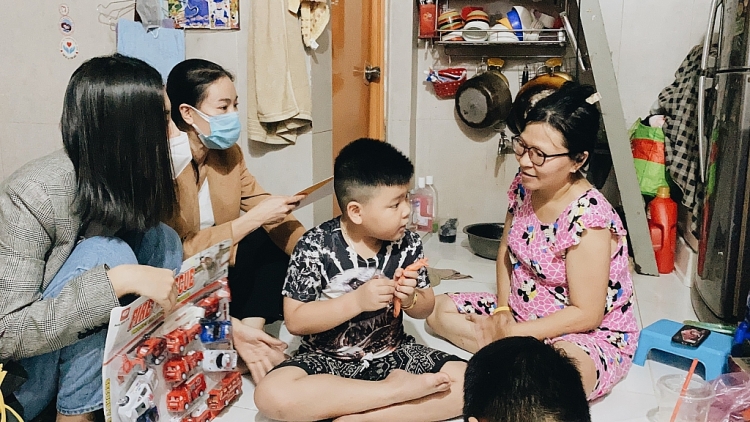Kiều Loan, Thúy Vi, Mai Phương chung tay quyên góp cho quỹ hỗ trợ ung thư của Tiểu Vy