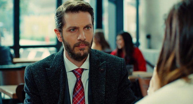 'Trái cấm': Nghĩ Alihan đã 'lên giường' với Ender, Zeynep kết hôn với người khác để trả thù?