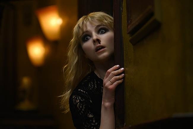 'Đêm trước ở Soho': Phim mới của 'nữ hoàng Gambit' Anya Taylor-Joy tung trailer u ám đến sởn gai ốc