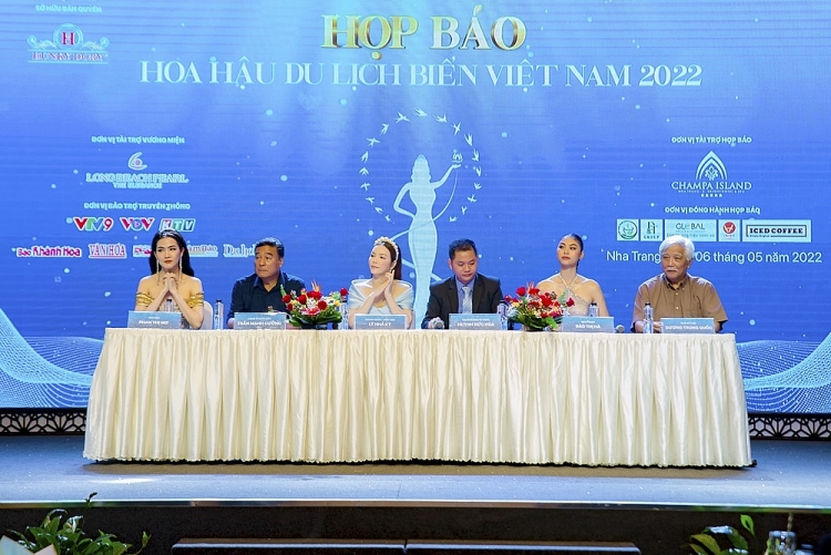 Hoa hậu Phan Thị Mơ: Sự nghiệp xán lạn nhưng tình cảm không may mắn