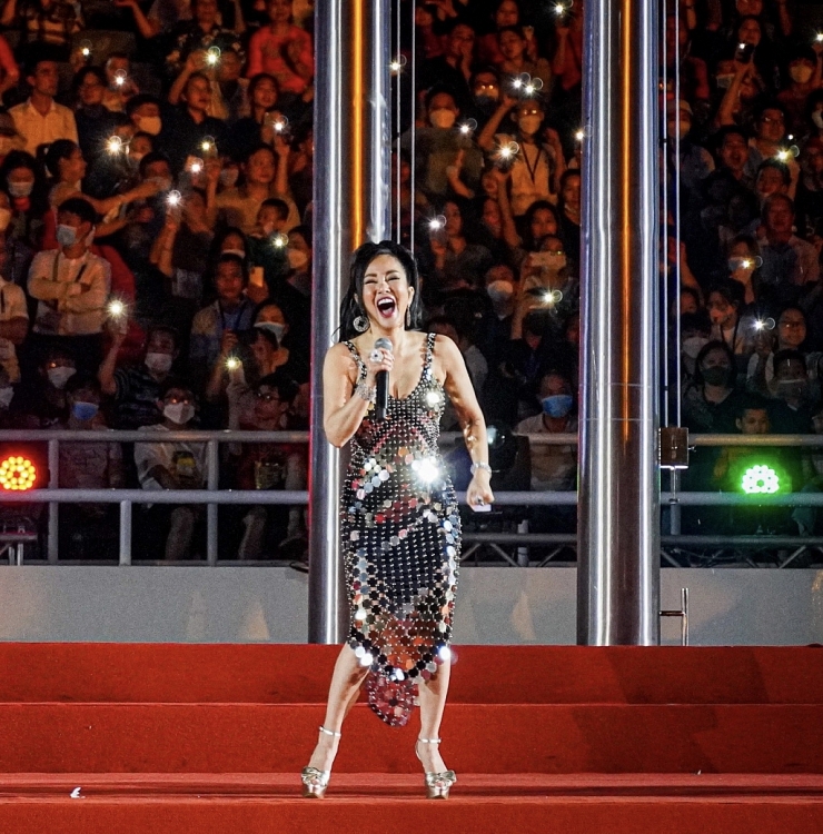 Diva Hồng Nhung: Cảm xúc bùng nổ khi lần thứ 2 hát ca khúc chủ đề của SEA Games