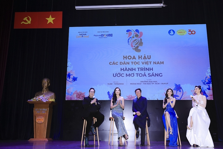 'Hoa hậu các dân tộc Việt Nam 2022' tiếp tục đồng hành tuyển sinh tại Đại học Ngoại ngữ và Tin học TP.HCM