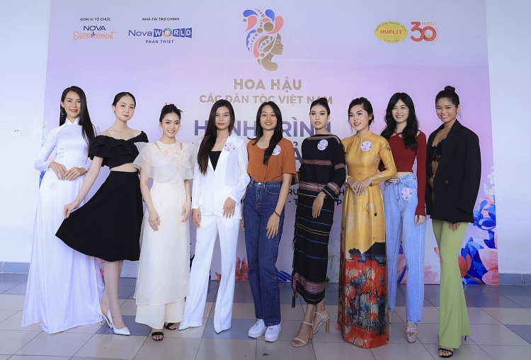'Hoa hậu các dân tộc Việt Nam 2022' tiếp tục đồng hành tuyển sinh tại Đại học Ngoại ngữ và Tin học TP.HCM