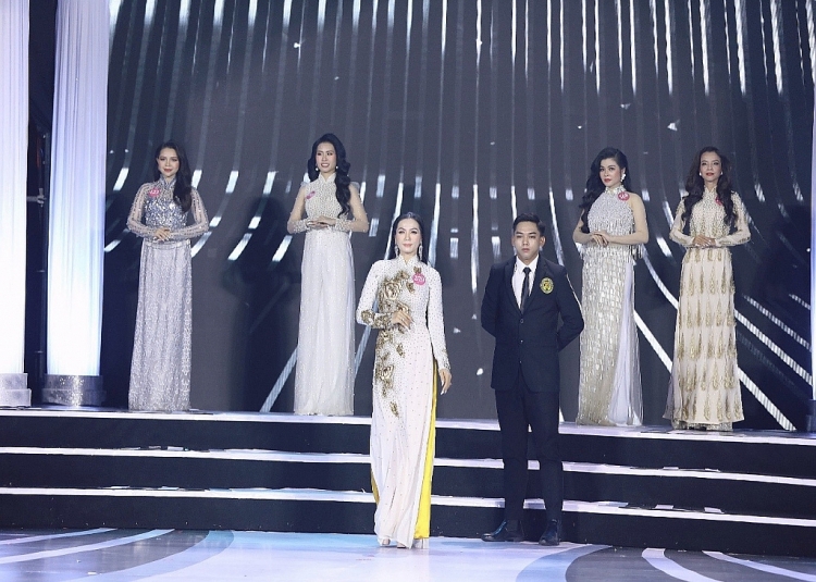 Danh hiệu 'Hoa hậu doanh nhân Việt Nam toàn cầu 2022' thuộc về Tiến sĩ Ngọc Giàu