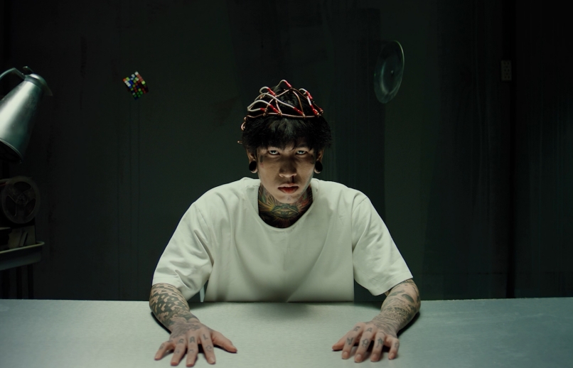 MV rap mới của Dế Choắt đưa khán giả tới thế giới Lộn ngược từ bom tấn 'Stranger Things' của Netflix