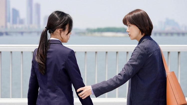 'Ngày mới tốt lành': Câu chuyện về hành trình vượt qua nỗi đau cùng sự trở lại độc đáo của 'ông nội quốc dân' Lee Soon Jae