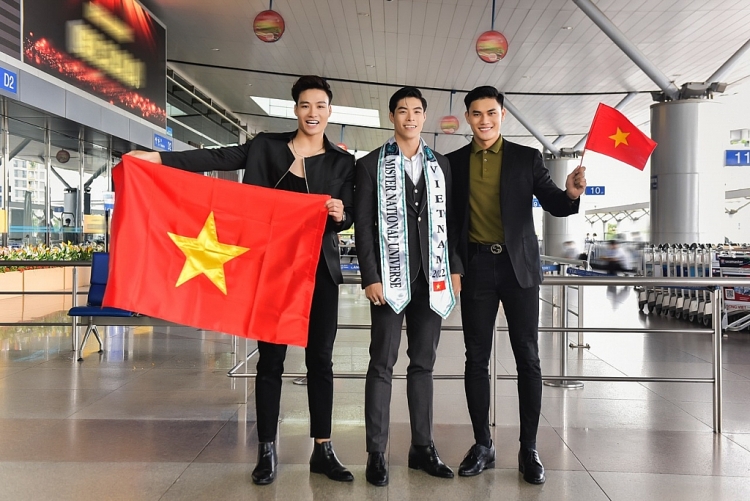 Phi Việt chính thức lên đường đi thi 'Nam vương hoàn vũ'