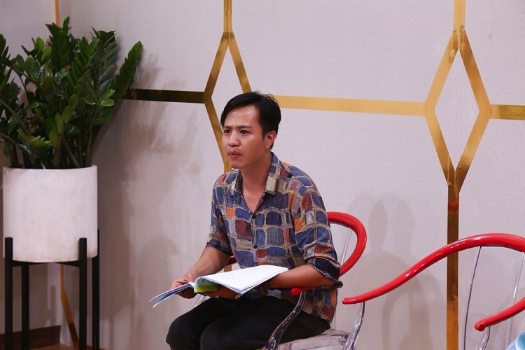 Nghệ sĩ Bình Tinh vượt qua biến cố, 'lột xác' với vai 'bị ghét' trong 'Quý ông 5G'