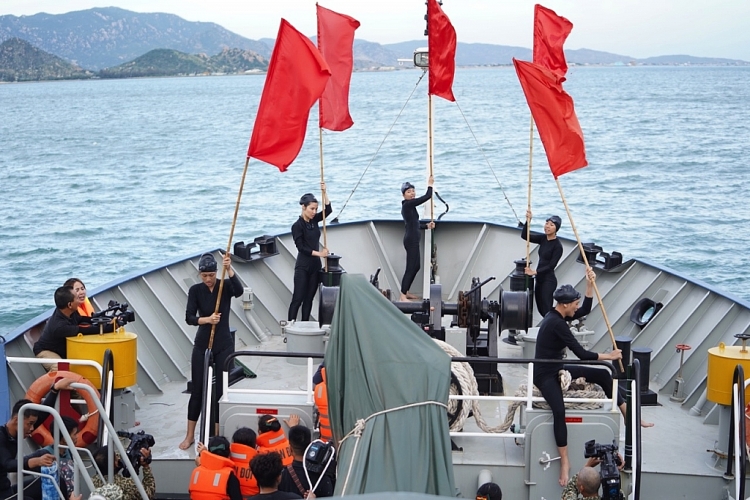 'Sao nhập ngũ 2023': Chiến sĩ mới thần tốc vượt biển chiếm lĩnh tàu, cắm cờ chiến thắng đầy tự hào