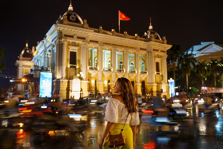 Cảnh sắc Việt Nam trong 'A Tourist’s guide to love' xuất hiện ngập tràn đường phố Mỹ