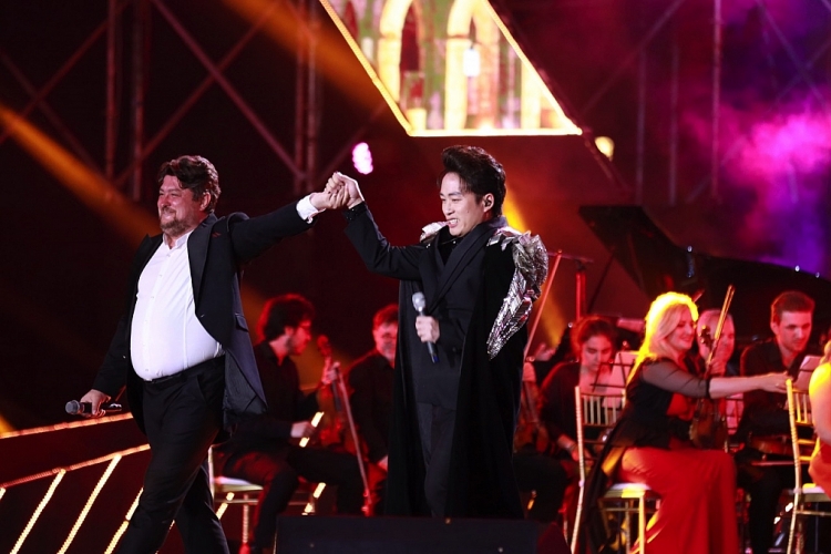 Tùng Dương thực hiện lời hứa với Tăng Duy Tân mang hit 'Bên trên tầng lầu' lên sân khấu đẳng cấp quốc tế 'Hoa Sen SoundFest 2023'