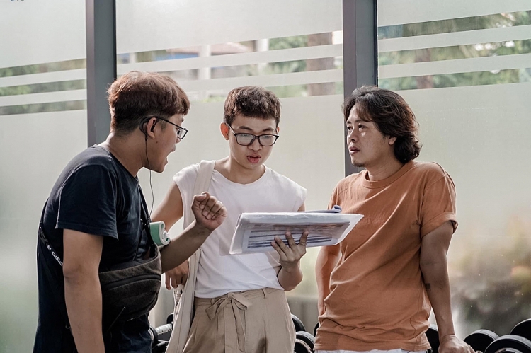 Diễn viên Năm Chà: Cầm dù, bưng nước, giữ xe, chạy vặt đoàn phim… làm nghề gì tôi cũng thấy vui!