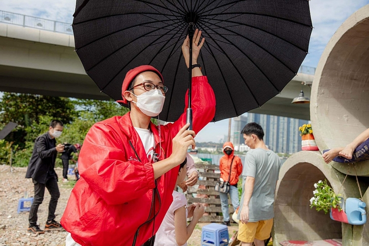 Diễn viên Năm Chà: Cầm dù, bưng nước, giữ xe, chạy vặt đoàn phim… làm nghề gì tôi cũng thấy vui!