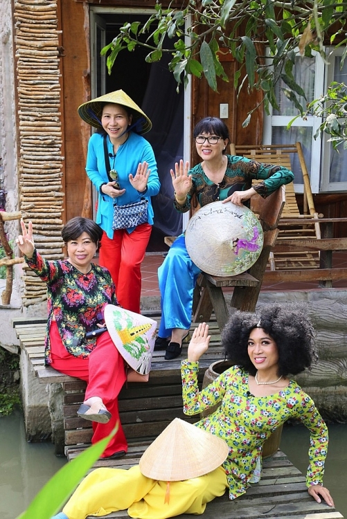 Diễn viên Năm Chà: Cầm dù, bưng nước, giữ xe, chạy vặt đoàn phim… làm nghề gì tôi cũng thấy vui!