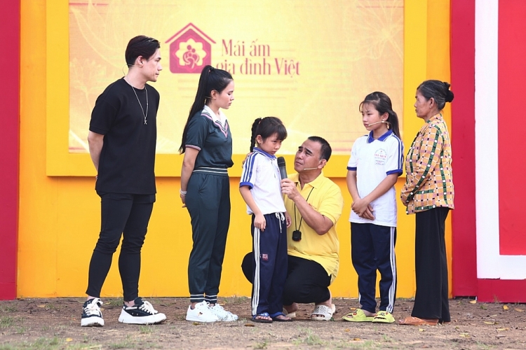 'Mái ấm gia đình Việt': Quyền Linh nói về lý do hay khóc khi dẫn các chương trình thiện nguyện