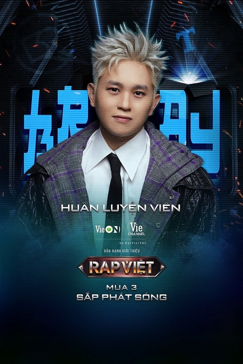 B Ray tung bộ ảnh chất chơi, xác nhận là HLV 'Rap Việt' mùa 3